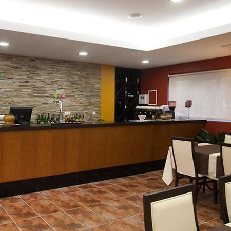 瓦莱迪坎布拉 Pensao Suissa酒店 外观 照片